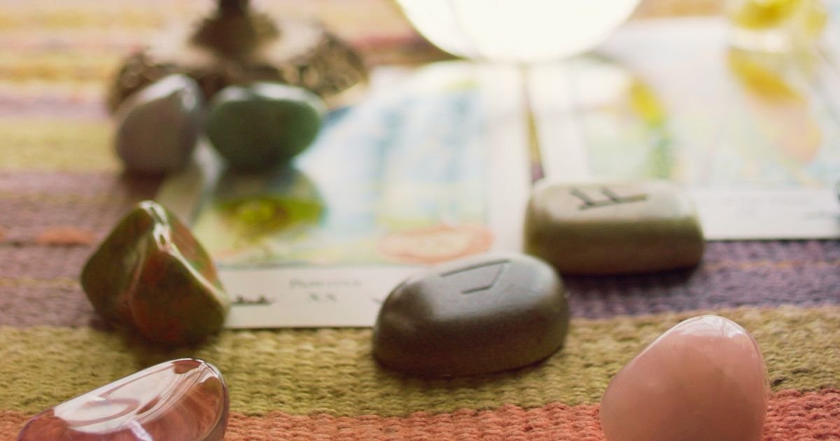 how to store tarot cards crystals
